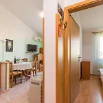 Nicole By Interhome Daire Pula